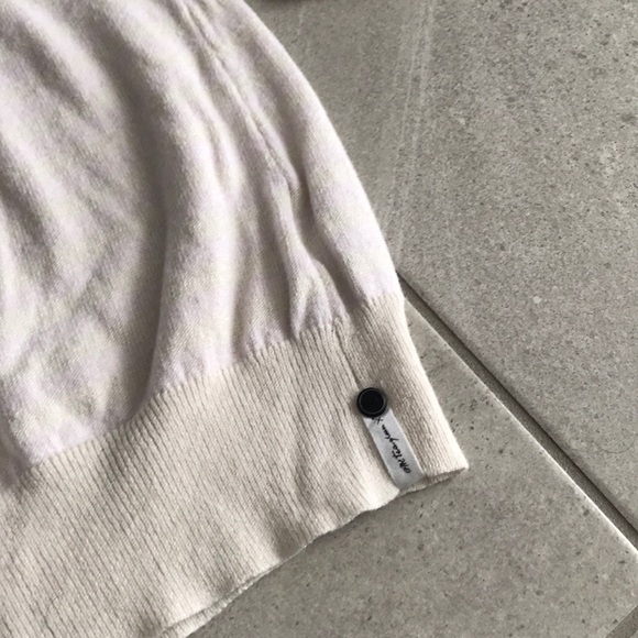 ONE by One Teaspoon Sweater - Picture 4 of 4